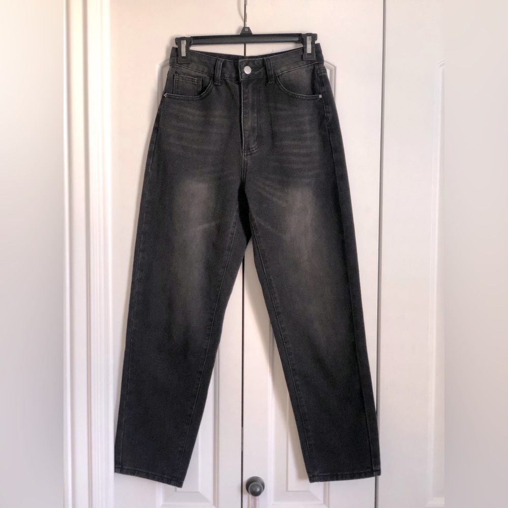 NWOT High waist straight leg mom jeans